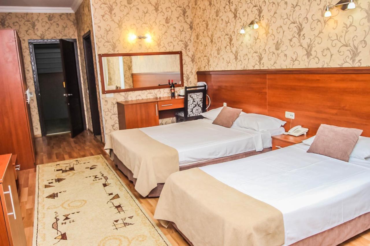 Hotel Istanbul Batumi Ngoại thất bức ảnh