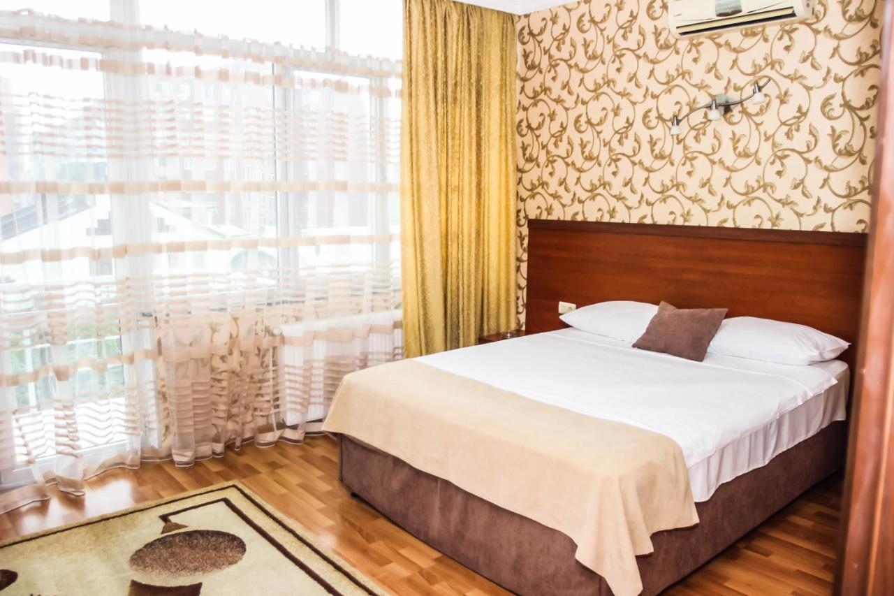 Hotel Istanbul Batumi Ngoại thất bức ảnh