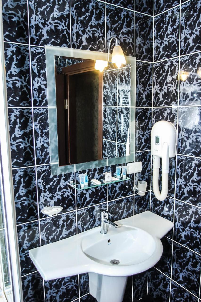 Hotel Istanbul Batumi Ngoại thất bức ảnh