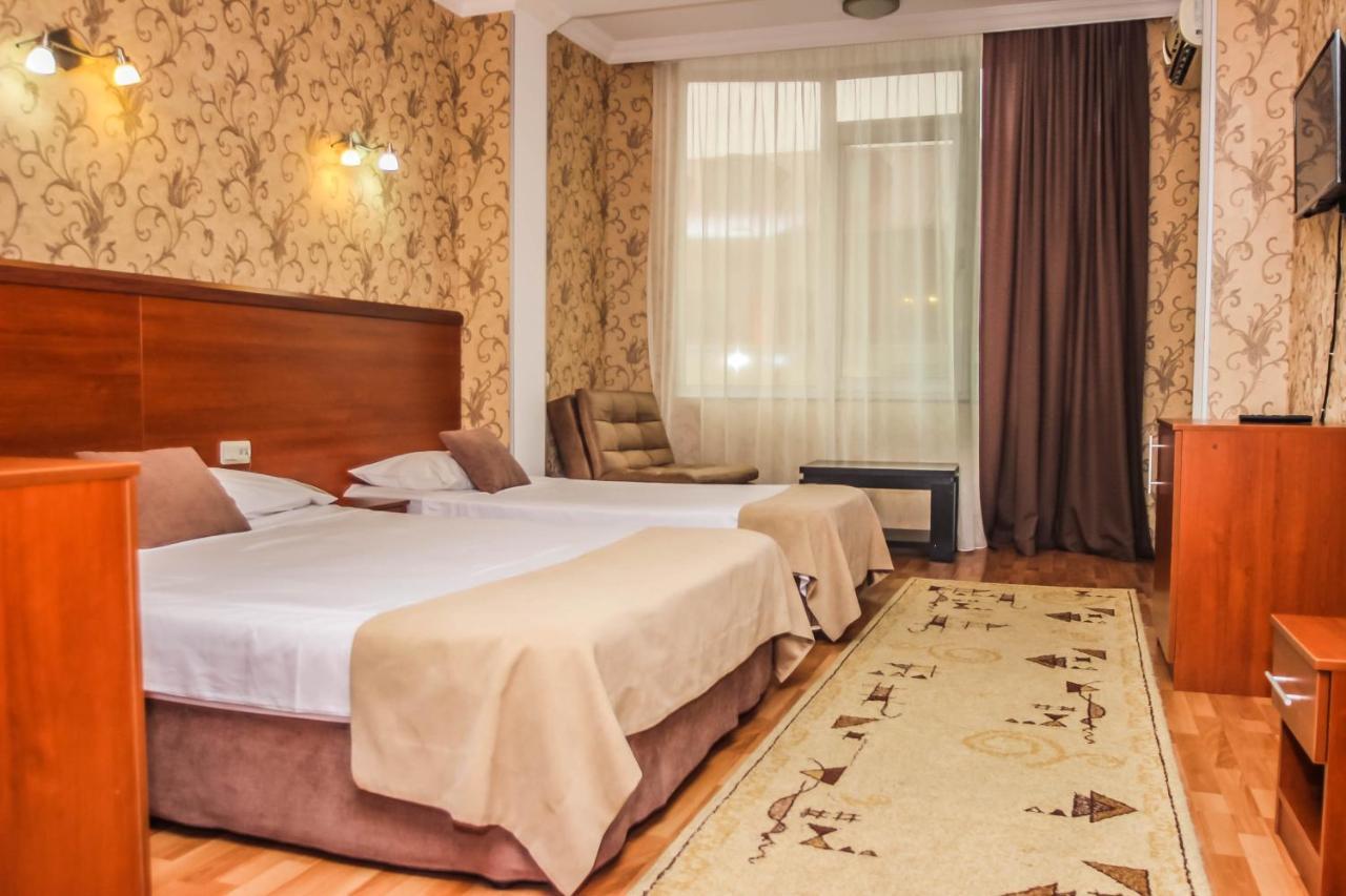 Hotel Istanbul Batumi Ngoại thất bức ảnh