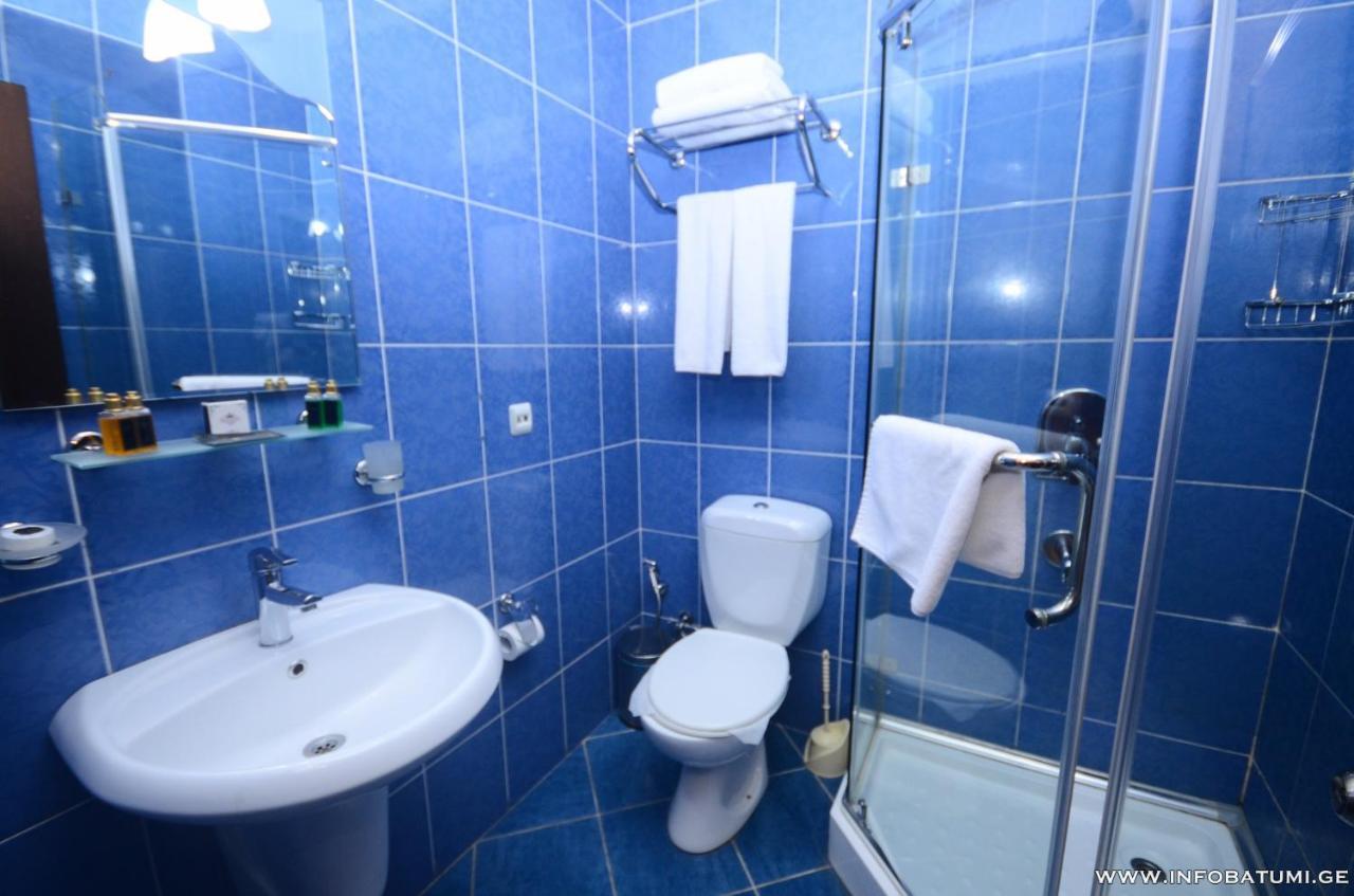 Hotel Istanbul Batumi Ngoại thất bức ảnh