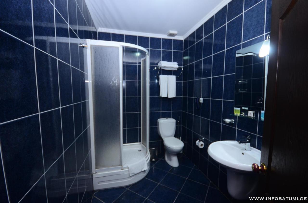 Hotel Istanbul Batumi Ngoại thất bức ảnh
